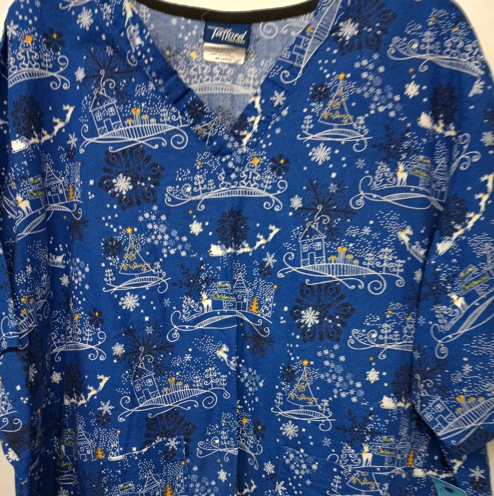 5X Christmas scrub top